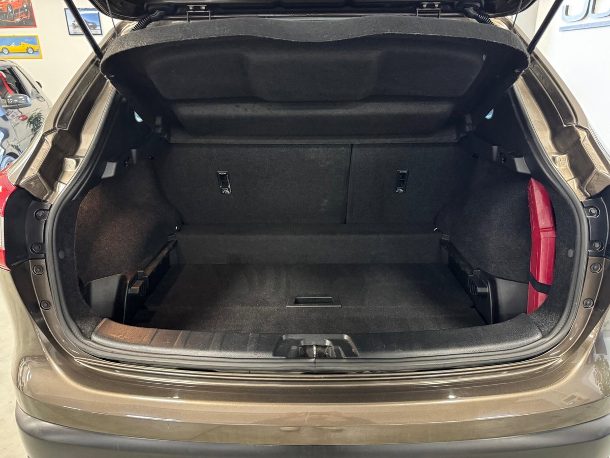 Nissan Qashqai 1.6 dCi DPF Acenta (16)