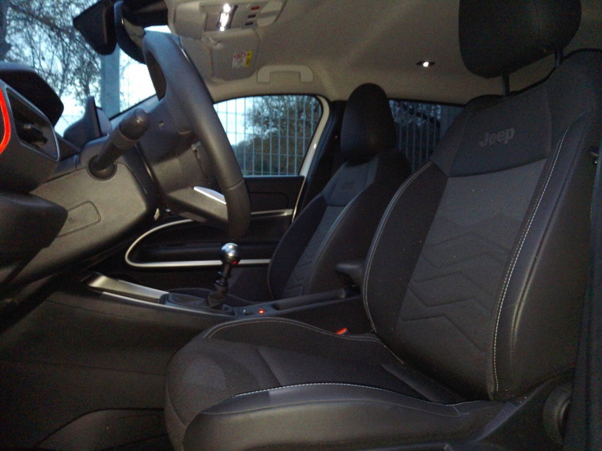Jeep Avenger 1.2 turbo Summit fwd 100cv (8)