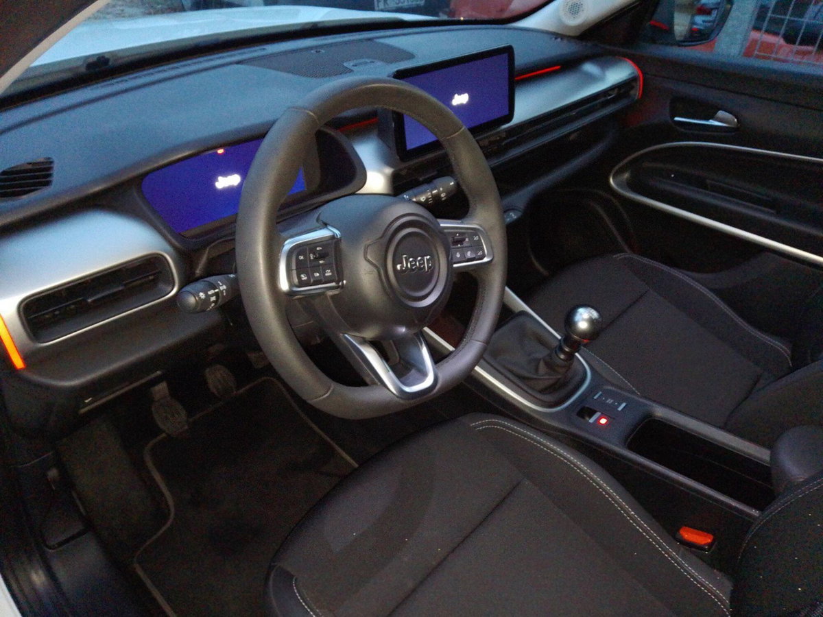 Jeep Avenger 1.2 turbo Summit fwd 100cv (9)