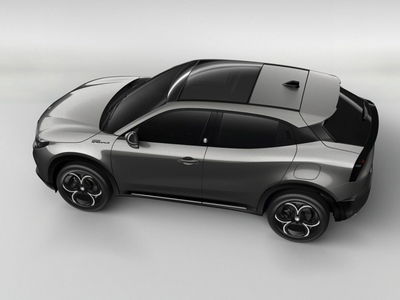 Alfa Romeo Junior 1.2 ibrida Speciale 145cv edct6 nuova