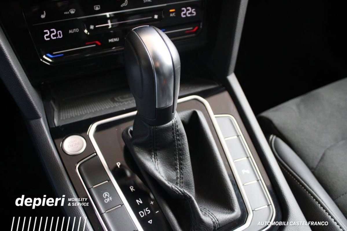 Volkswagen Passat Variant 2.0 TDI SCR EVO DSG Executive (10)
