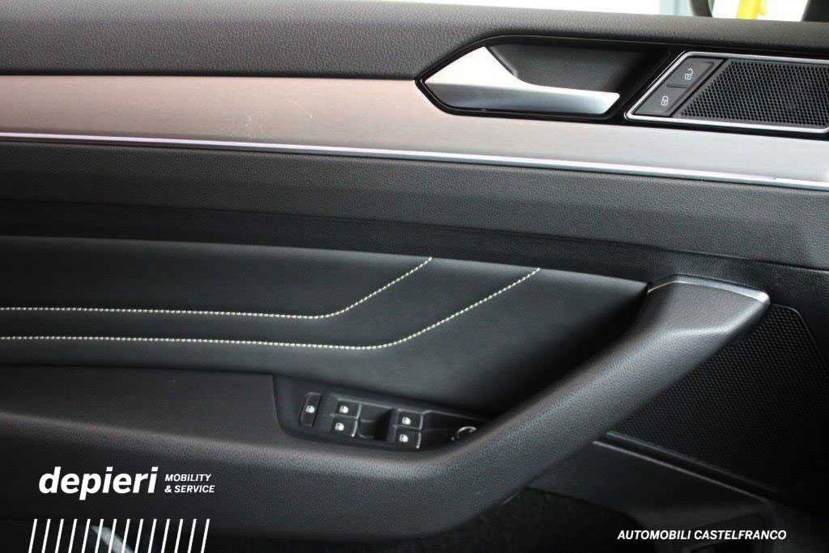 Volkswagen Passat Variant 2.0 TDI SCR EVO DSG Executive (17)