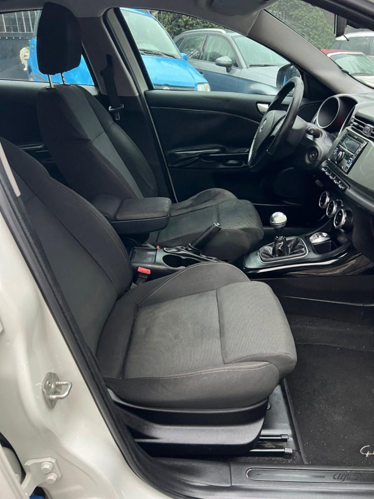Alfa Romeo Giulietta 2.0 JTDm-2 Distinctive 170cv (2)