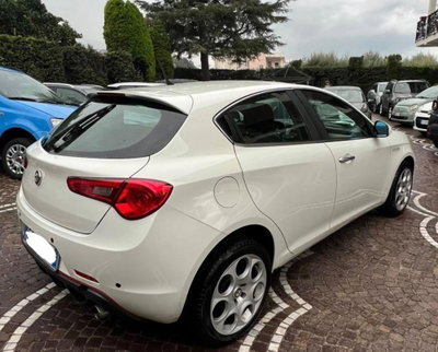 Alfa Romeo Giulietta 2.0 JTDm-2 Distinctive 170cv (4)