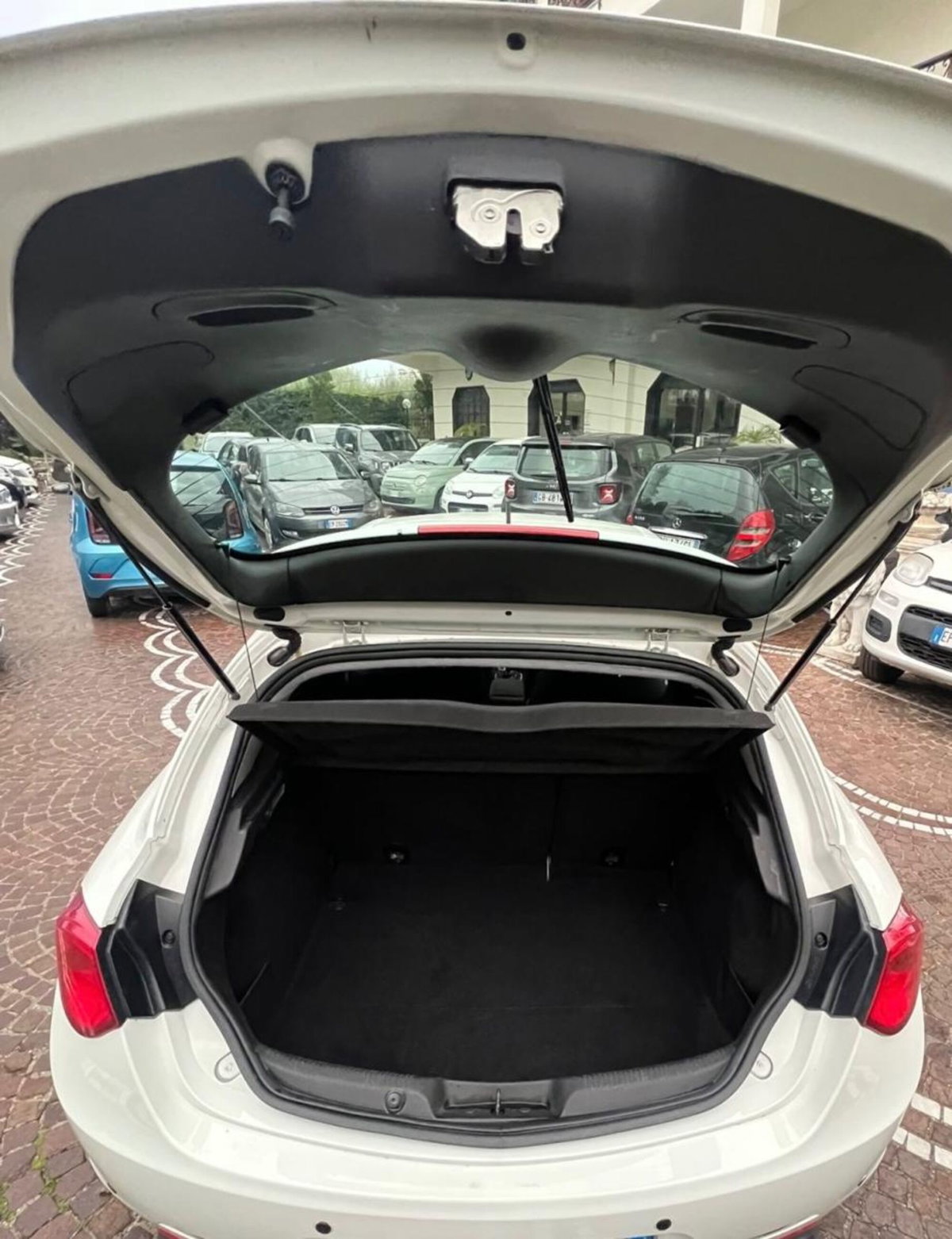 Alfa Romeo Giulietta 2.0 JTDm-2 Distinctive 170cv (6)