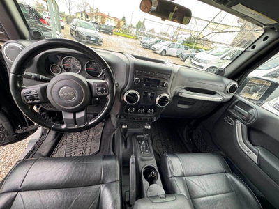 Jeep Wrangler Unlimited 2.8 CRD DPF Sahara (10)