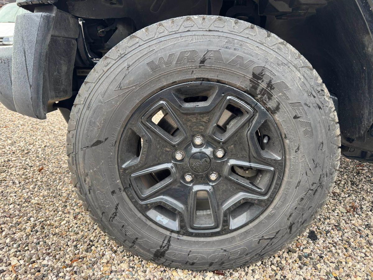 Jeep Wrangler Unlimited 2.8 CRD DPF Sahara (15)