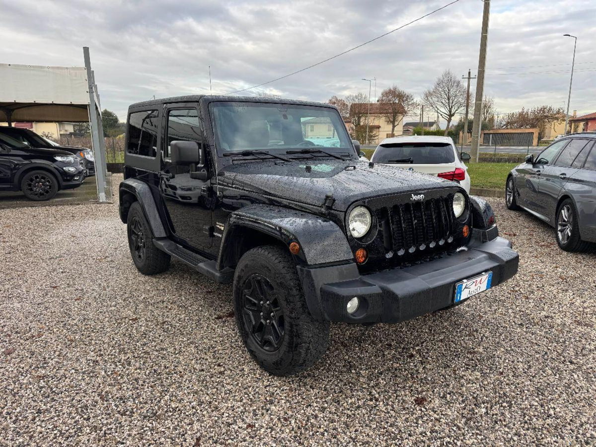 Jeep Wrangler Unlimited 2.8 CRD DPF Sahara (2)