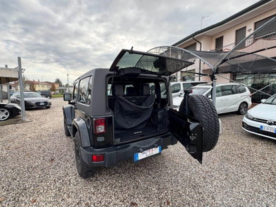 Jeep Wrangler Unlimited 2.8 CRD DPF Sahara (5)