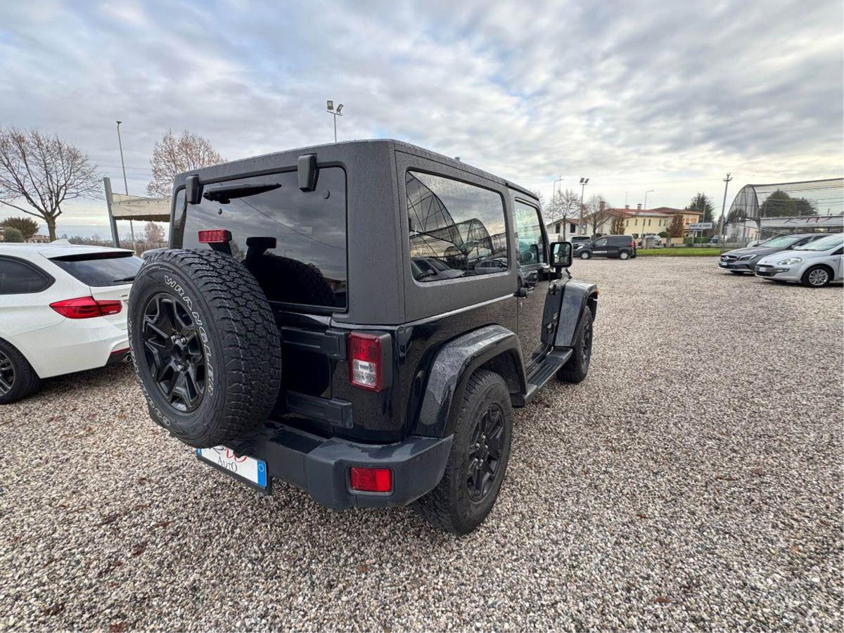 Jeep Wrangler Unlimited 2.8 CRD DPF Sahara (6)