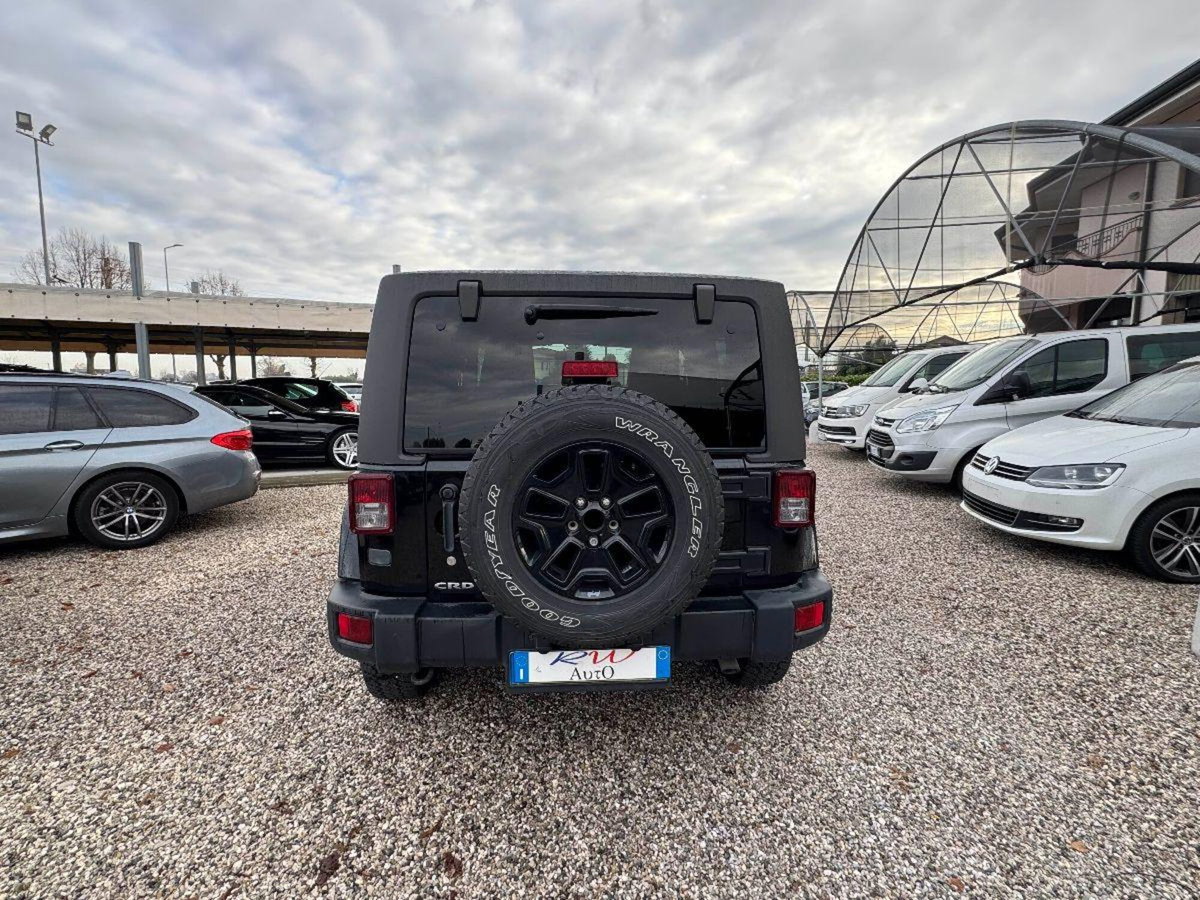 Jeep Wrangler Unlimited 2.8 CRD DPF Sahara (8)