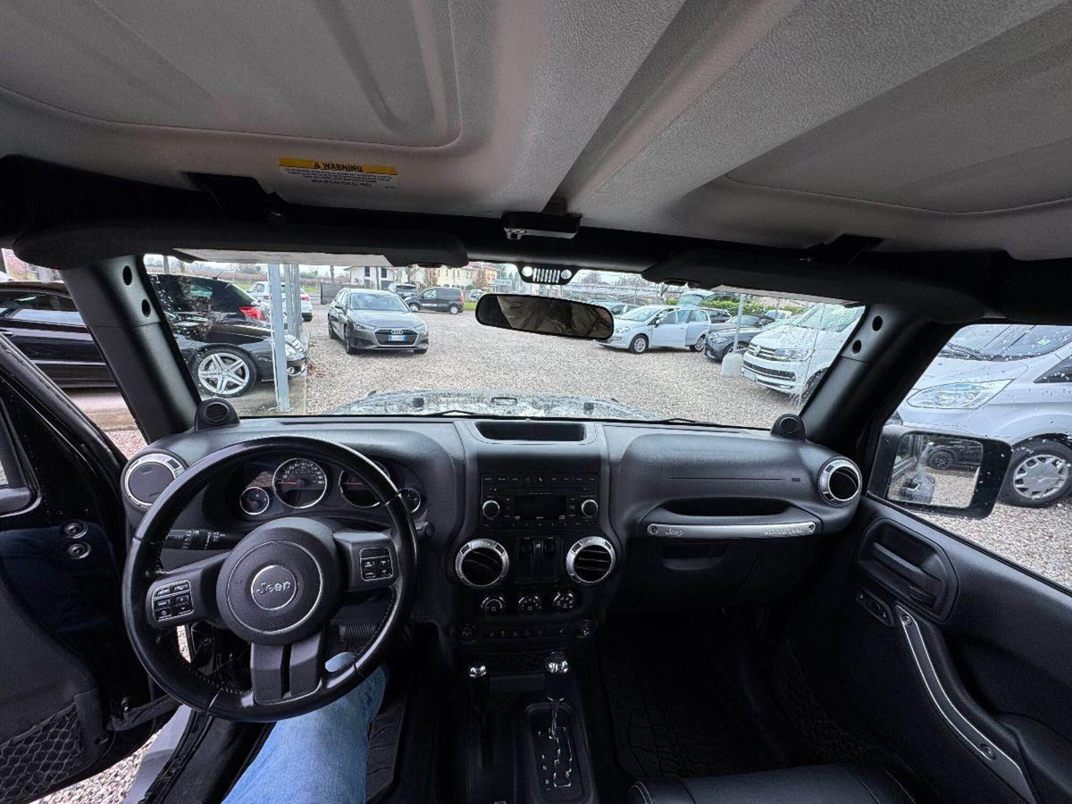 Jeep Wrangler Unlimited 2.8 CRD DPF Sahara (9)