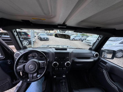 Jeep Wrangler Unlimited 2.8 CRD DPF Sahara (9)