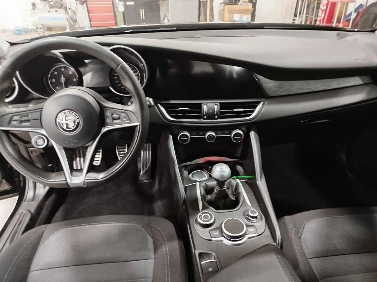 Alfa Romeo Giulia 2.2 Turbodiesel 150 CV Executive (10)