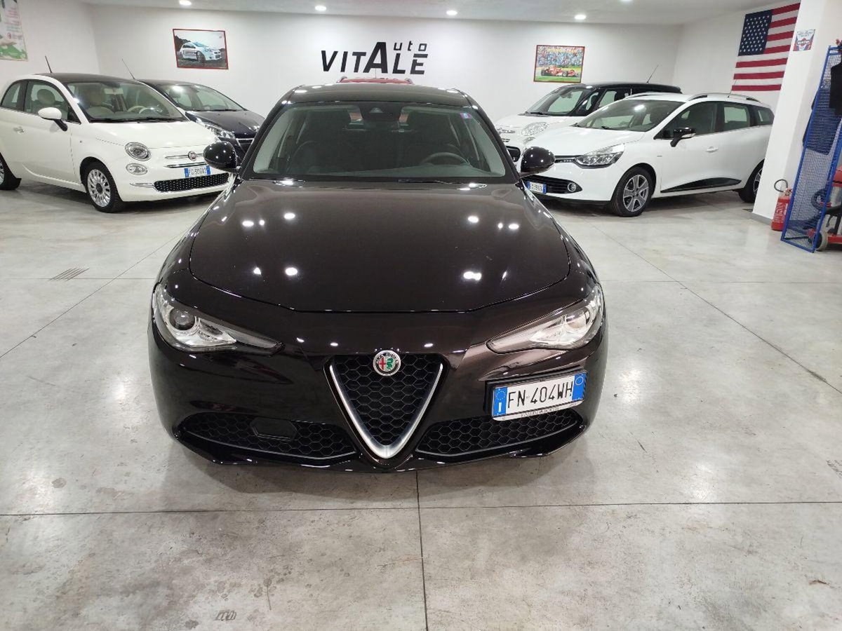 Alfa Romeo Giulia 2.2 Turbodiesel 150 CV Executive (2)