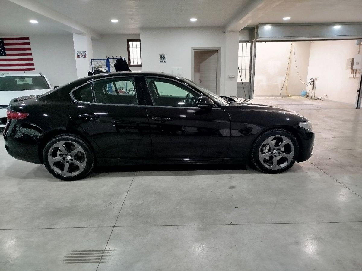 Alfa Romeo Giulia 2.2 Turbodiesel 150 CV Executive (4)