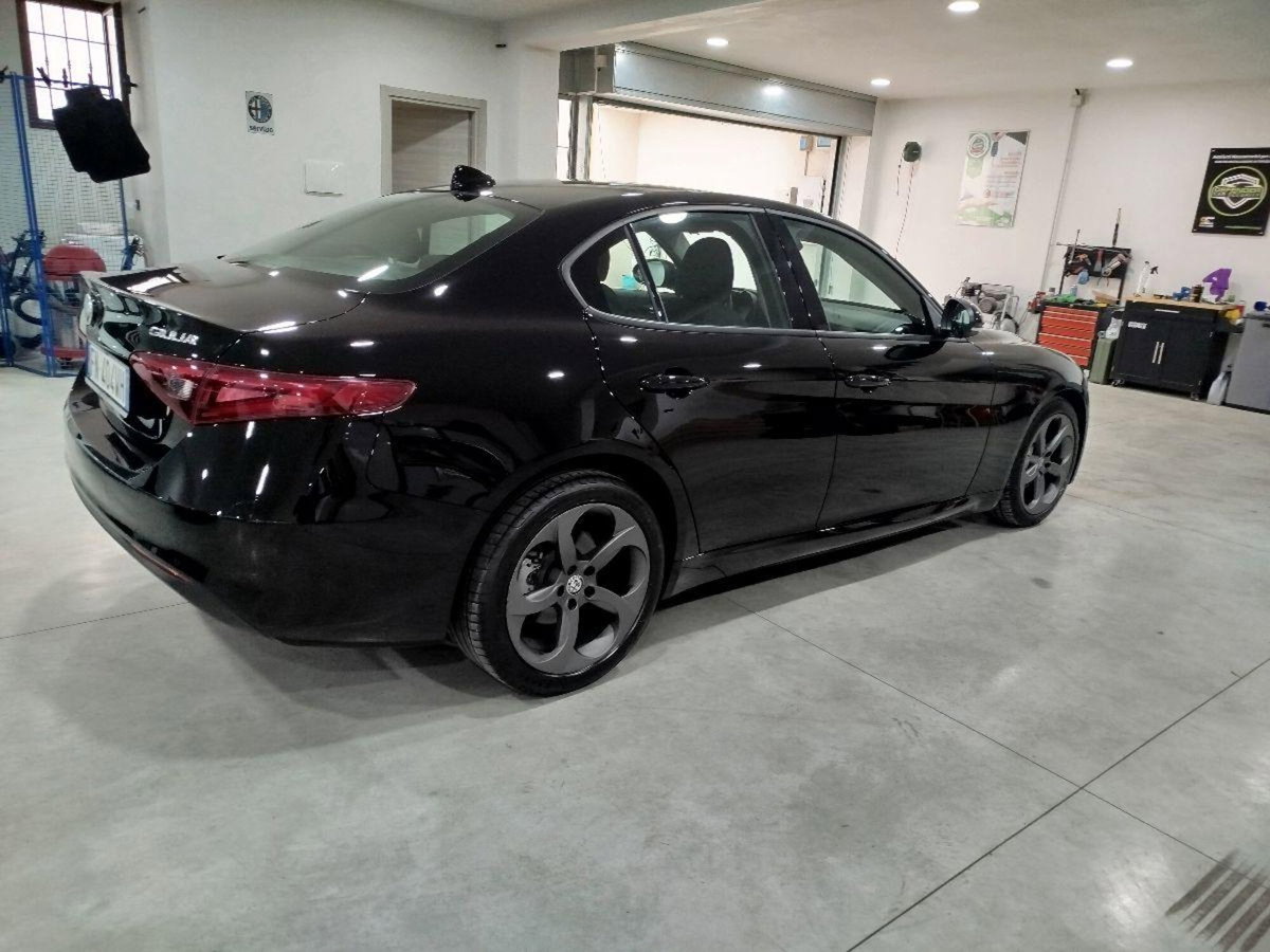 Alfa Romeo Giulia 2.2 Turbodiesel 150 CV Executive (5)