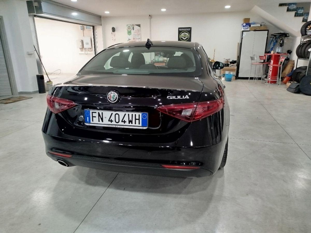 Alfa Romeo Giulia 2.2 Turbodiesel 150 CV Executive (6)