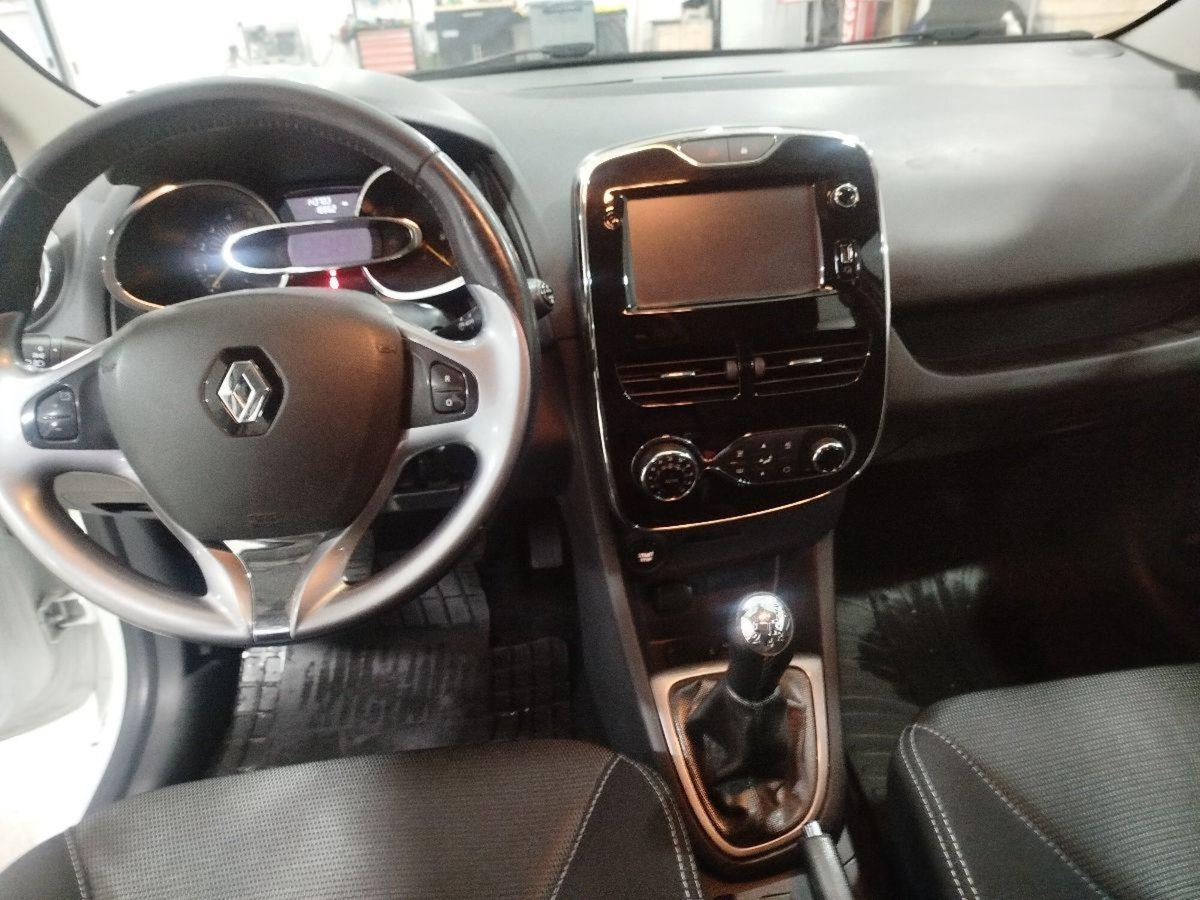 Renault Clio Sporter 1.5 dCi 8V 75CV Costume National (10)