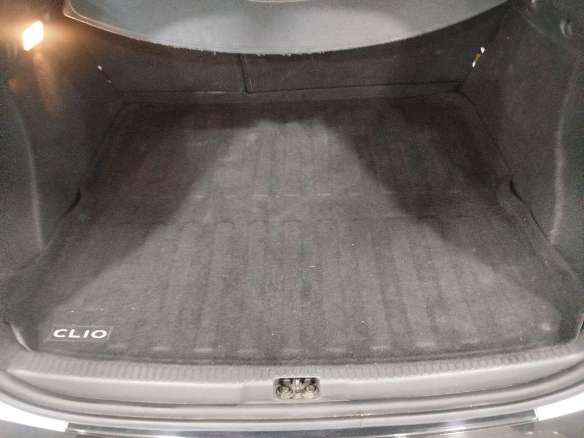Renault Clio Sporter 1.5 dCi 8V 75CV Costume National (14)