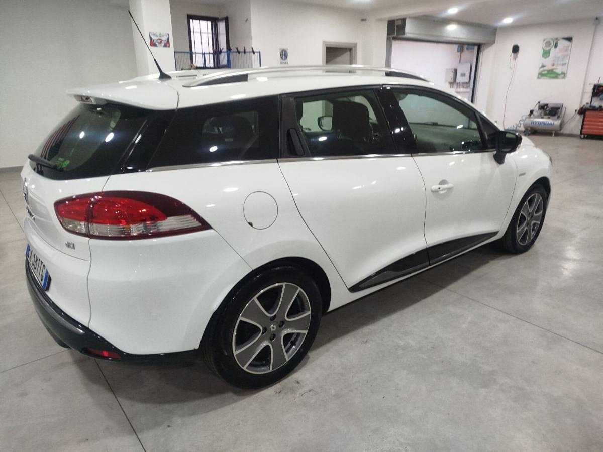 Renault Clio Sporter 1.5 dCi 8V 75CV Costume National (5)