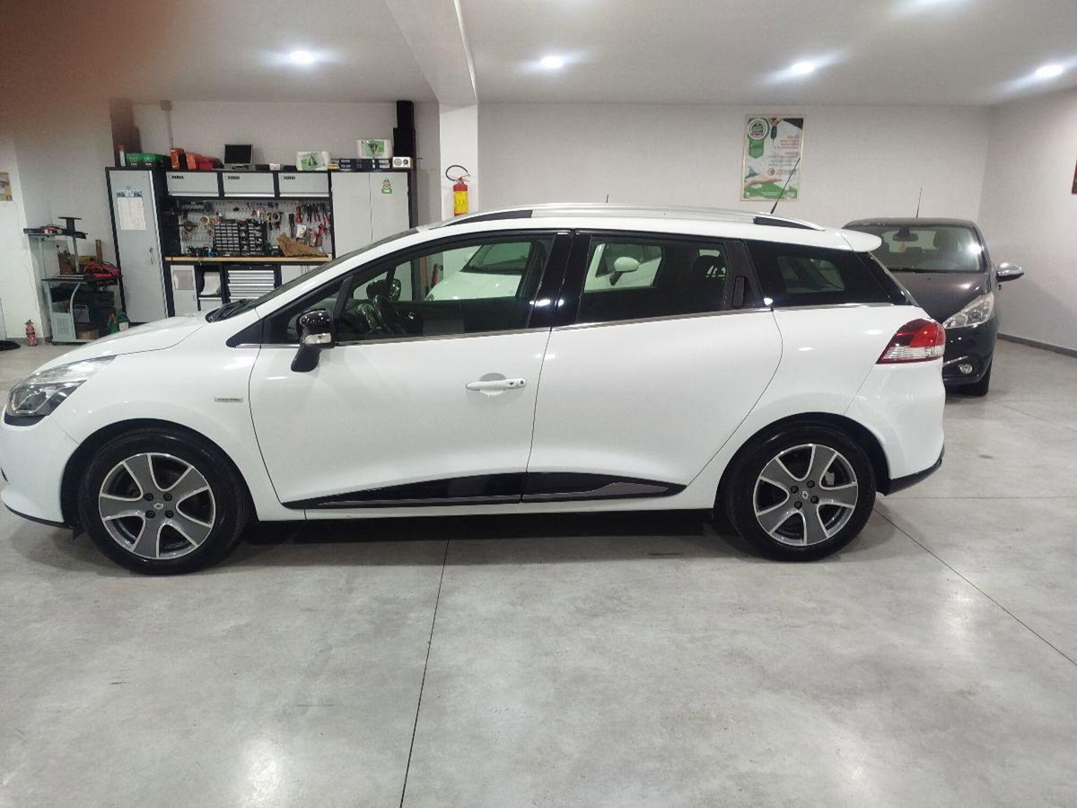 Renault Clio Sporter 1.5 dCi 8V 75CV Costume National (9)