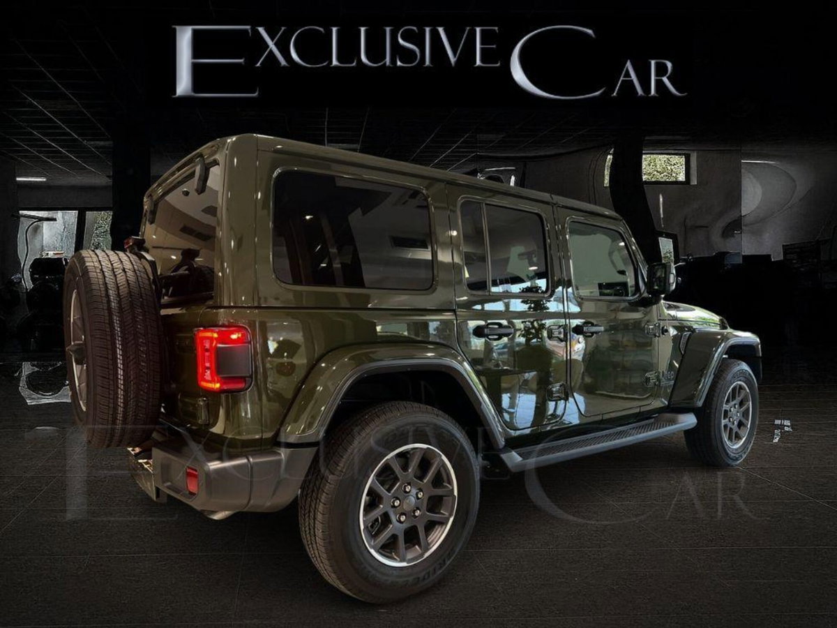 Jeep Wrangler Unlimited 2.0 Turbo Sahara (4)