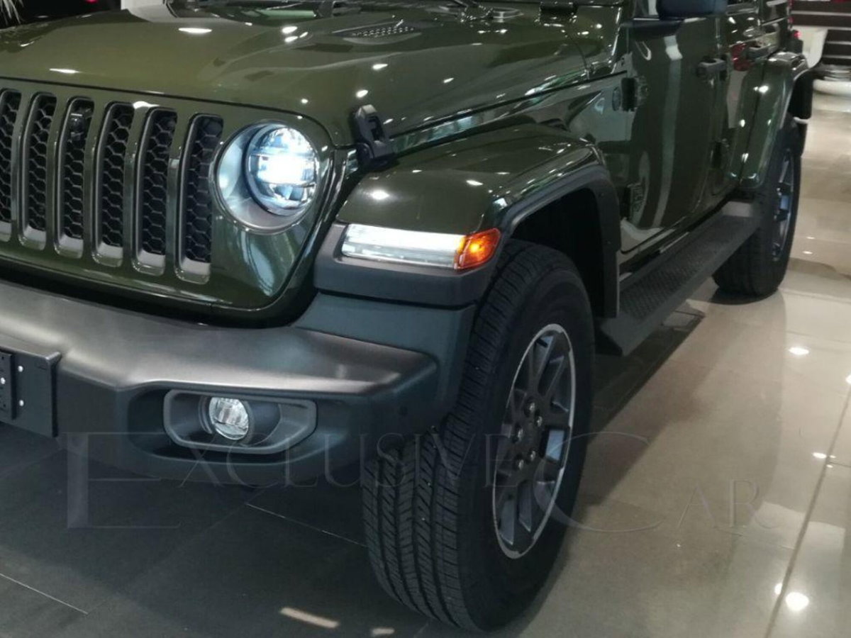 Jeep Wrangler Unlimited 2.0 Turbo Sahara (6)