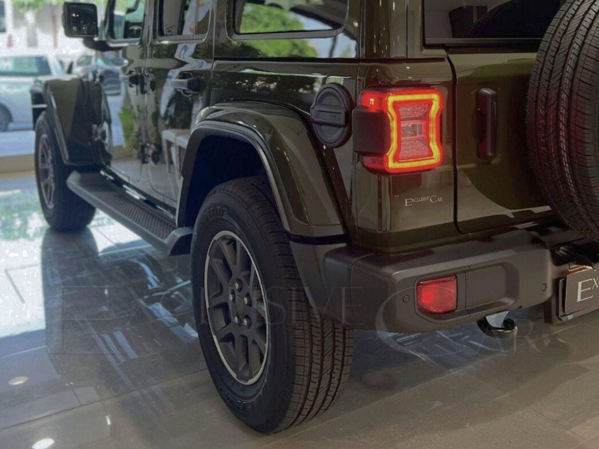 Jeep Wrangler Unlimited 2.0 Turbo Sahara (8)