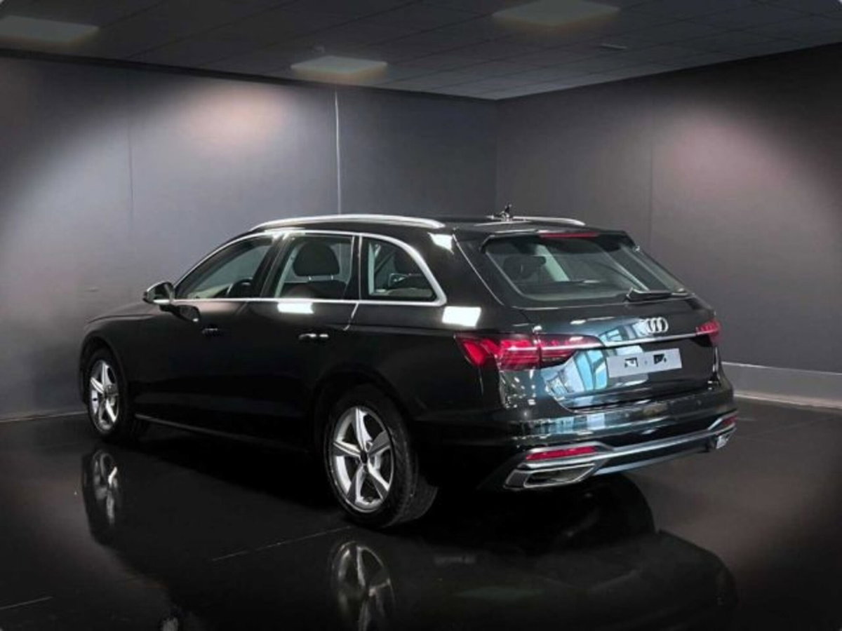 Audi A4 Avant 30 TDI/136 CV S tronic Business Advanced (5)