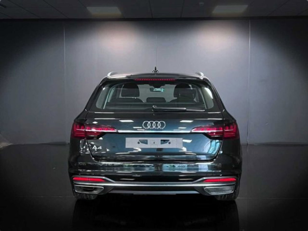 Audi A4 Avant 30 TDI/136 CV S tronic Business Advanced (8)