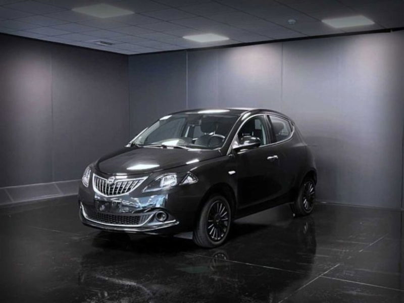 Lancia Ypsilon 1.0 FireFly 5 porte S&S Hybrid Silver Plus