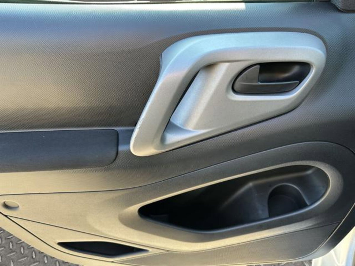 Peugeot Partner BlueHDi 100 4x4 Active Traction Control (9)