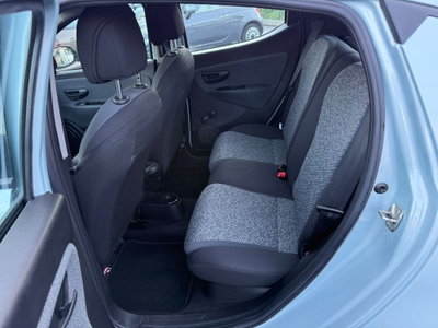 Lancia Ypsilon 1.0 FireFly 5 porte S&S Hybrid Alberta Ferretti (5)