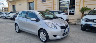 Toyota Yaris 1.0 5 porte Sol usata