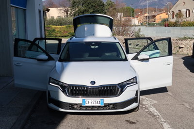 Skoda Octavia Station Wagon 2.0 tdi Selection 150cv dsg (10)