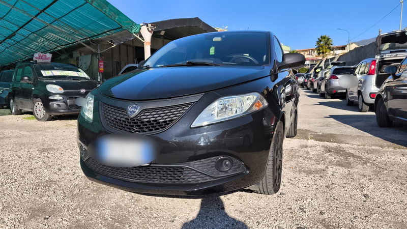 Lancia Ypsilon 1.2 69 CV 5 porte GPL Ecochic Alberta Ferretti