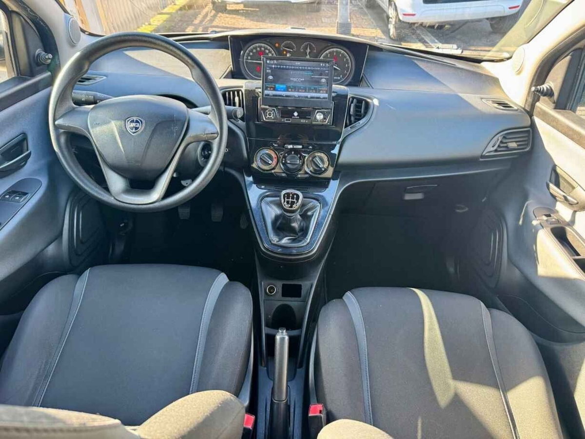Lancia Ypsilon 1.2 69 CV 5 porte GPL Ecochic Gold (11)