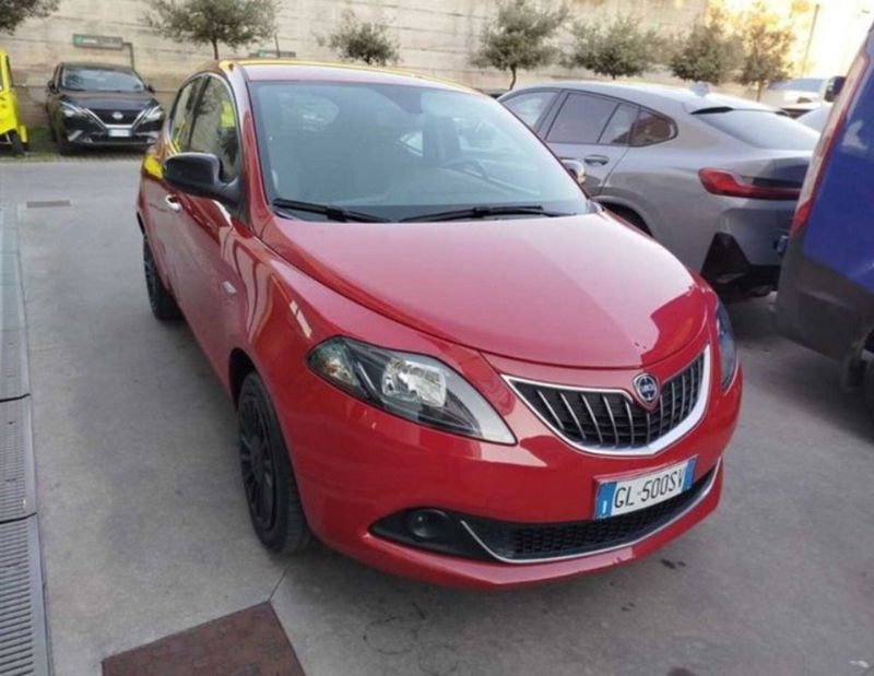 Lancia Ypsilon 1.0 FireFly 5 porte S&S Hybrid Ecochic Silver