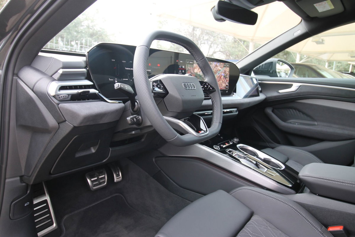 Audi A6 Avant 2.0 tdi mhev + S line edition quattro 204cv s-tronic (14)