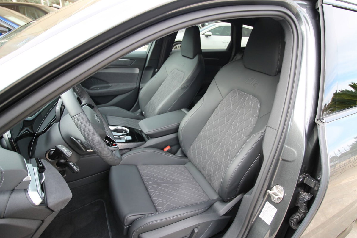 Audi A6 Avant 2.0 tdi mhev + S line edition quattro 204cv s-tronic (15)