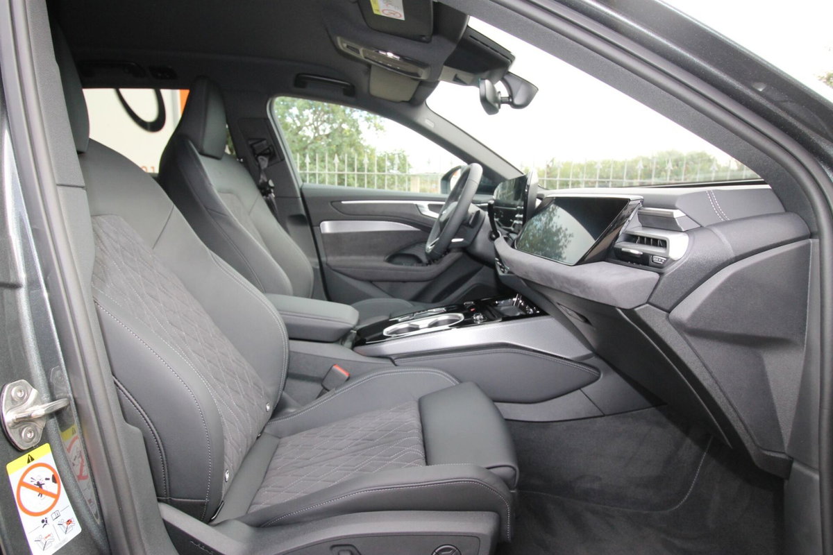 Audi A6 Avant 2.0 tdi mhev + S line edition quattro 204cv s-tronic (20)