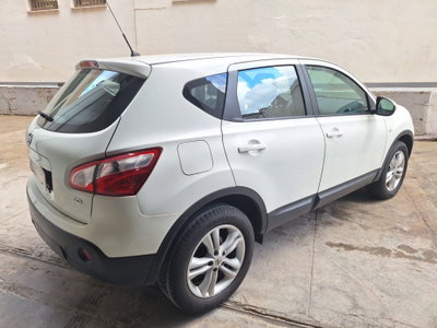Nissan Qashqai 2.0 dCi DPF Acenta (8)
