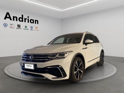 Volkswagen Tiguan 2.0 TDI 150 CV SCR DSG 4MOTION R-Line usata