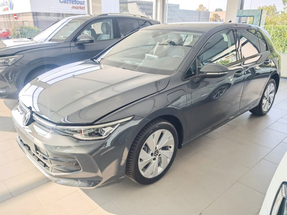 Volkswagen Golf 1.5 tsi ehybrid Edition 204cv dsg (3)