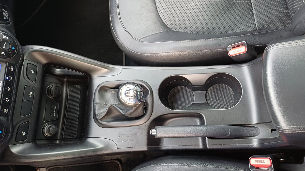 Hyundai ix35 1.7 CRDi 2WD Go! Brasil (18)