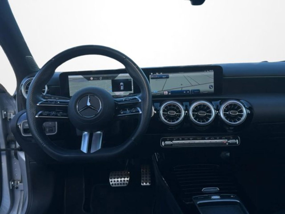 Mercedes-Benz Classe A Sedan 200 d AMG Line Premium Plus auto (11)