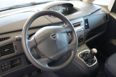 Lancia Musa 1.3 Mjt 16V 95 CV DPF Oro (12)