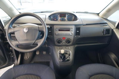 Lancia Musa 1.3 Mjt 16V 95 CV DPF Oro (18)