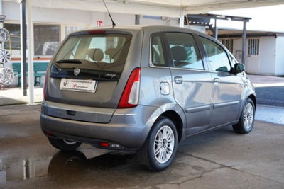 Lancia Musa 1.3 Mjt 16V 95 CV DPF Oro (7)